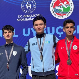 ЖЕҢІЛ АТЛЕТШІЛЕРІМІЗ АЛТЫННАН АЛҚА ТАҒЫНДЫ!